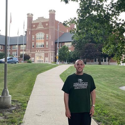 Assistant Prof. @NWComMM. Teach MMJ and sports media. Research podcasts and community/sports media. Ph.D. @UIOWA_SJMC; M.A./B.A. @usd. Opinions own. He/him/his.