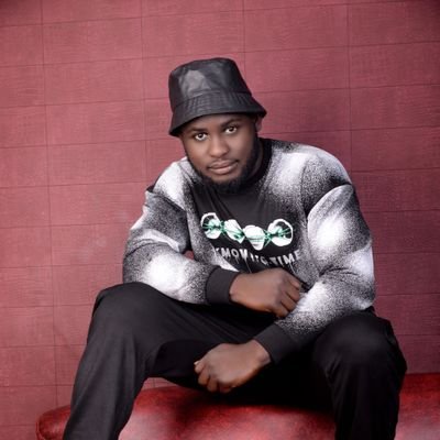 CapstarMiky's profile picture. CAPSTAR MIKY ,
IS AN ARTIST
09035981400