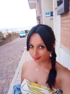 manu89832824's profile picture. 