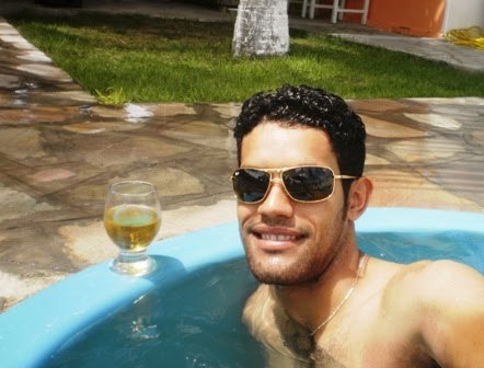 Produtor de Eventos  e Cantor do Forró Bixo Bom,simples e amigo em busca da realização.