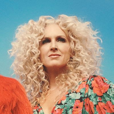 Member of @littlebigtown. Author of the Oh Gussie! cookbook and A Dolly For Christmas https://t.co/y2PoNUcYUg