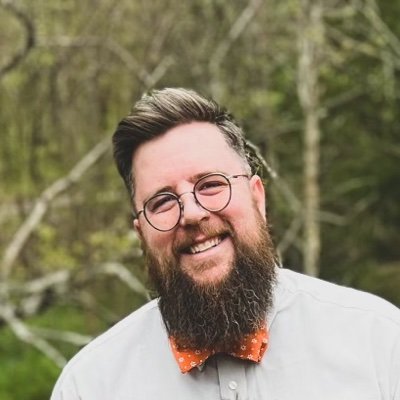 Husband to @AEHowardwrites, daddy to 2 boys, Episcopal priest, Asheville native, Historian, nerd.