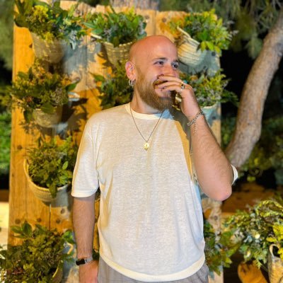 CaSiJulio's profile picture. Soy de pueblo pero no tanto. Fisioterapeuta, Politólogo, rojo y maricón ♀️Más que nunca LGBTIQ+ 🏳️‍⚧️ 🏳️‍🌈