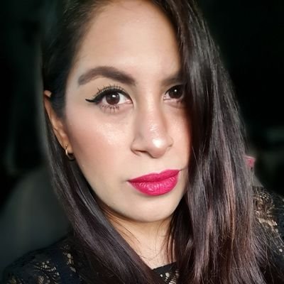 ScarletParedesR's profile picture. Comunicóloga con todo el corazón. ❤ 
Por mi raza hablará el espíritu 
Me rio de mi y conmigo. 😃