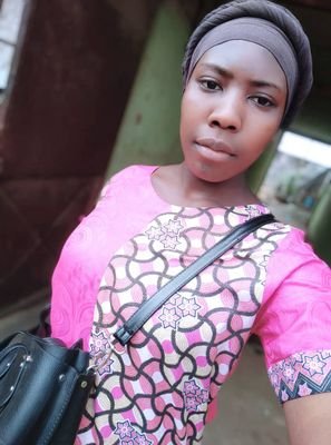 NaomieMingah's profile picture. 😊Resolvi seguir irmão Kacou Philippe❤️ e você?🤔