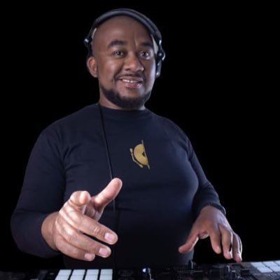 LEEDZDJ's profile picture. DJ - House | Kwaito | Hip hop & R n B... Bookings 073 575 4340