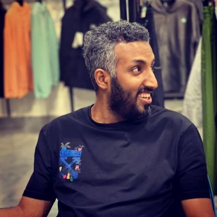 ليس كل ما أغرد به حكاية عن .. واقعي .. إنما هي كلمات راقت لي وقد يحتاجها غيري .. غَنِي بِها