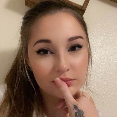 LandryDacke's profile picture. She/they 🐇🍓TAMU alum, CCMA