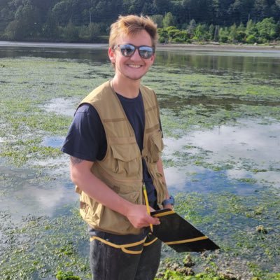 Working on #bullkelp & #olympiaoyster restoration in Puget Sound @restorationfund. i love maps. @NU_ThreeSeas 33. they/them. tweets my own.🏳️⚧️