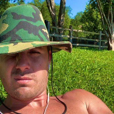b_ret_ Profile Picture