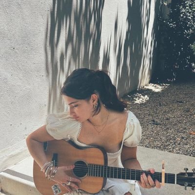 lexi jayde enthusiast • raised by taylor swift • fan account for the faves 💌