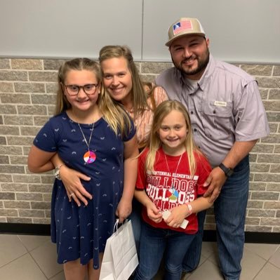 cynthialeeb's profile picture. 