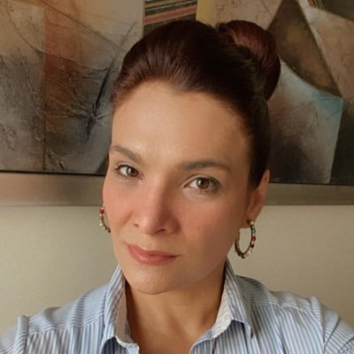 rosisoto's profile picture. Productora de Sueños.Poetisa sin Rima📃🙌🇻🇪Amante del🍷🎼🎭📖✍️Escritora/Writer #rosanadas Mi obra es tu sentir. Promulgadora de la ✌️ PAZ y el DESPERTAR.