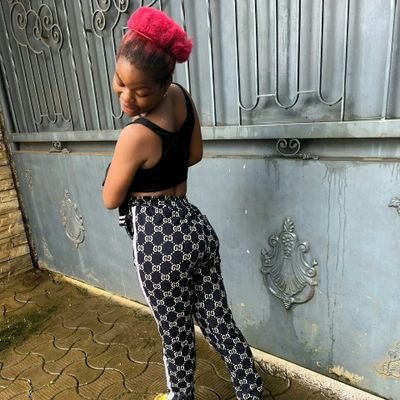 13mars20031's profile picture. Stylist and designer