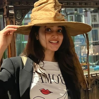 its_AnuSri's profile picture. no one cares,🚶‍♀️