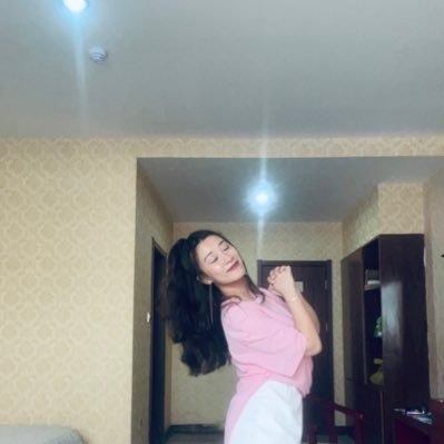 Madihana3's profile picture. 他强任他强，清风拂山岗🍃
