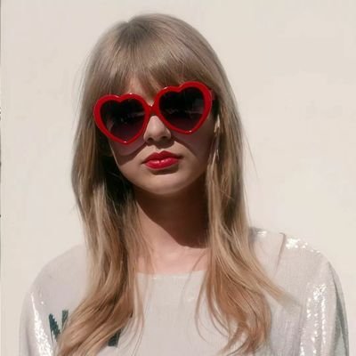 Proud Greek swiftie
pronouns: he/him
We need the holiday collection TV 💌🤎💚💛❤ and one of Taylor's wide-eyed gayzzz