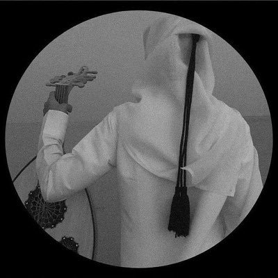 e_m_7ll's profile picture. لا ﻳهمني ﻣن ﺗكوﻥ ﭑحترمني واحطك ﺑعيوني🩶👍🏼* __________________________________________