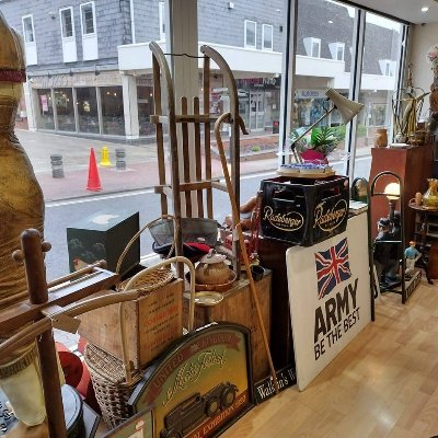 Antique and Vintage shop in Droitwich. 16, Saint Andrews Street, Droitwich Worcestershire, WR9 8DY. We are open Monday to Saturday 9am until 4pm.