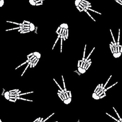 Jess11625528's profile picture. I love adventure and meeting new people!😉 horror movies! 👻.                😈 tattoo/ink girl   Nightmare before Christmas 🖤 metal music 🎶