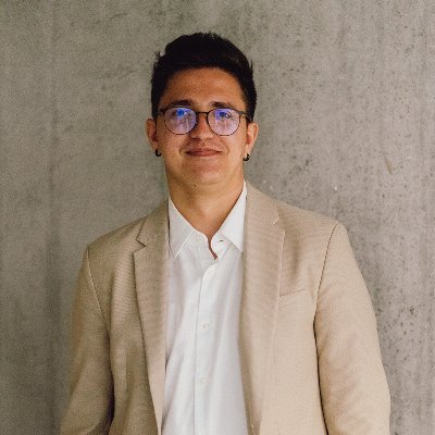 alex_codau's profile picture. Explorer of visual arts