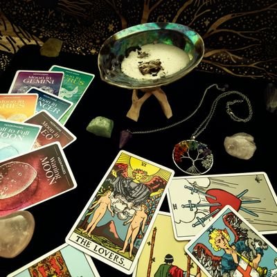 Readings from Runes, Tarot, Chakra and divining rods. Inspirational quotes to enlighten your day.