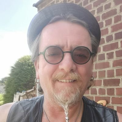 Hello, I am Tony, I am living in Belgium,Europe, 58y now. Have a Great Day 😉