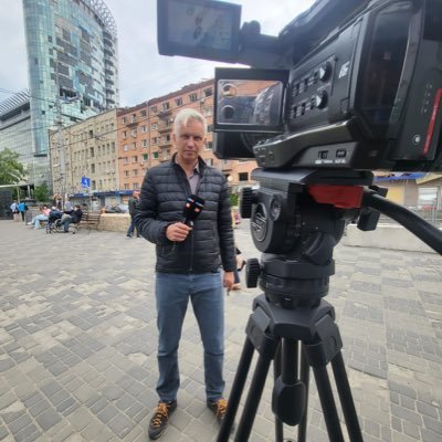 Leiter Landesbüro Süd der RTL News GmbH. Seit drei Jahrzehnten international unterwegs. Schwerpunktthema CSU - hier meine subjektive Meinung