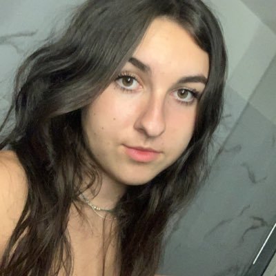 Instagram : elodiemora_