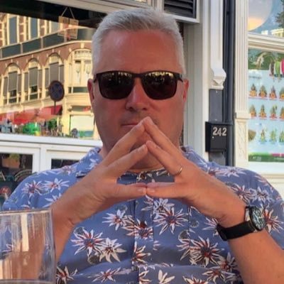 Nottingham lad in the land of sand. Family,Rugby, Golf, Cricket, Chicago. Chairman Dubai Hurricanes. All views & opinions strictly my own.
