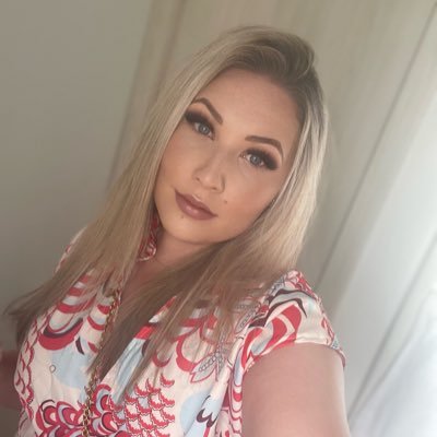 xGeorgiaPowellx's profile picture. Snapchat: georgiapowell97