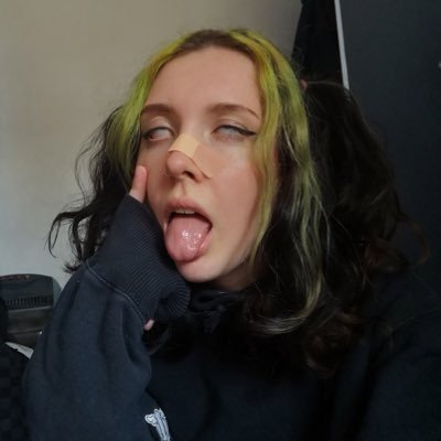 sluwutt's profile picture. what's in the ground beneath your feet? 
-
she/her