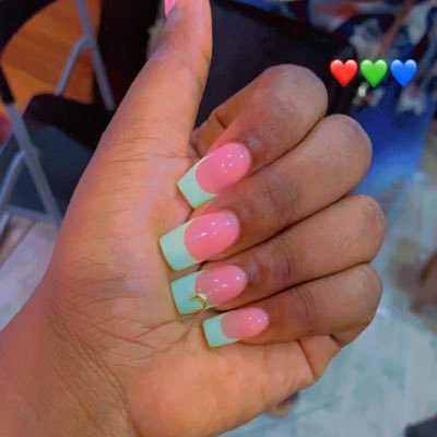 YvieDjik's profile picture. 