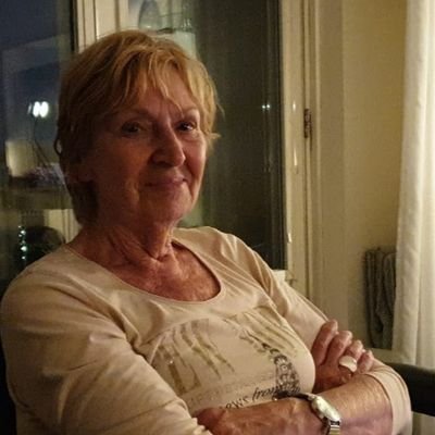 KlausTcm's profile picture. Geboren in Dordrecht. 14 december. 
woon in Friesland. 3 dochters en een zoon. Bridgen, lezen, wandelsport, musea, enz. Politiek VVD.