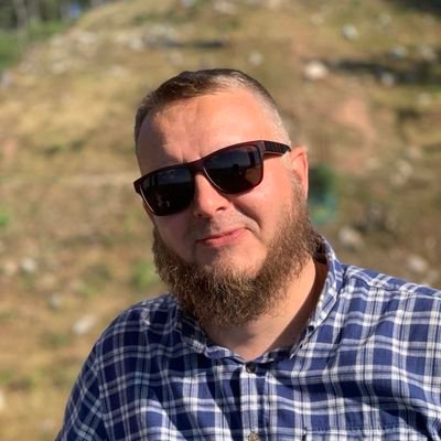 Kad bi svaki čovjek na svijetu usrećio barem jednog drugog čovjeka, čitav bi svijet bio sretan.