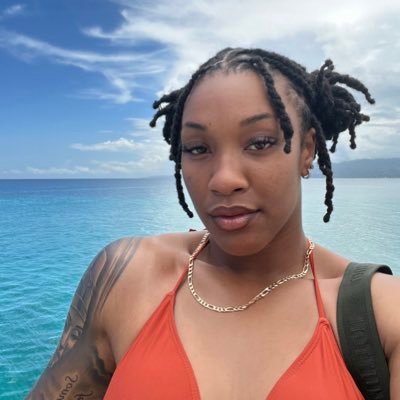 iLoveLiz_'s profile picture. West Orlando, Fl 🇭🇹 1913🔺 Uark Volleyball Alumna 👻ilove_liz