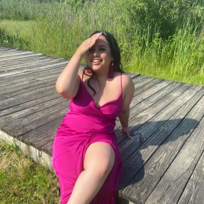 VivianValeria12's profile picture. 