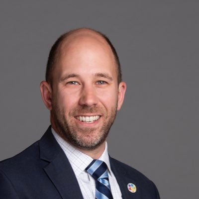 Dad, husband, chief communication officer @dbqschools, board member @IowaSPRA, concert promoter, tech junkie, @clarkeu alum, Bears/Cubs fan. Tweets are my own.