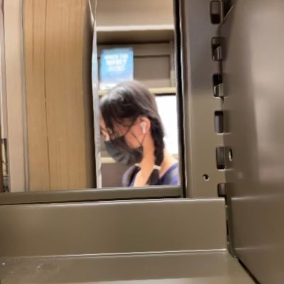 hel0nzzz's profile picture. hm