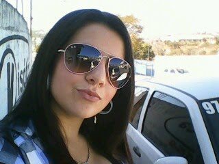 Nascida em 1999 me chamo Ingrid Bueno Carinta de Souza...Sou uma menina muitoo louca quem me conhece sabe née?? Ahh segue eu aii eu sigo de voltaaa *--*