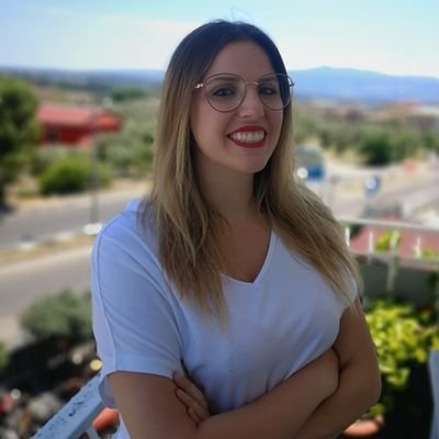 Digital marketer & Consulente Politico. Le mie passioni? Scrivere, fotografare, parlare di politica, mangiare e... parlare! Follow me on IG: @valentina_stee 📸