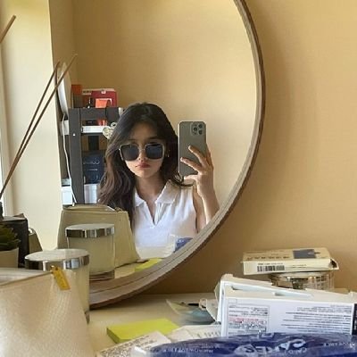 ashaloiloo's profile picture. 🍜