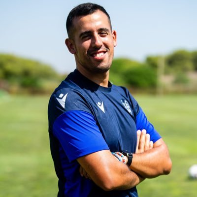 Analista táctico @Osasuna. Anteriormente en @cdeldense y siempre en @LevanteUD ❤️💙#OrgullGranota 🐸