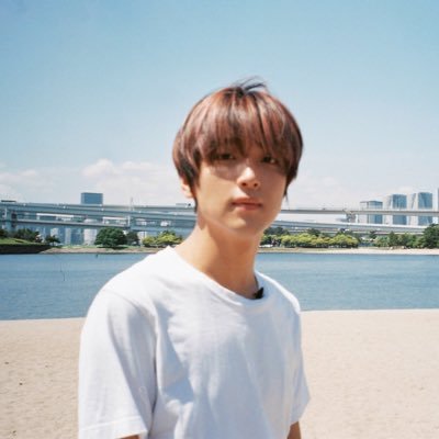 yawnhfft's profile picture. akun buat preloved — lagi kosongin lemari karena mau pindahan (prelovednya bole nego tp jgn sadis yaa)