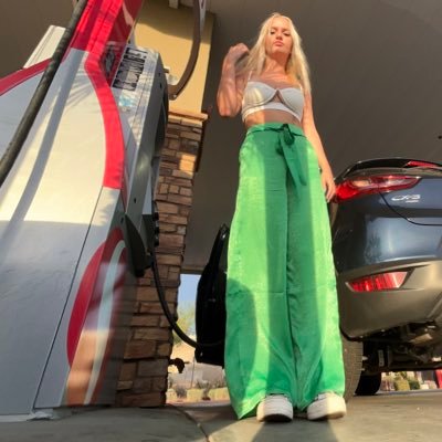 caitlinn_burnss's profile picture. 