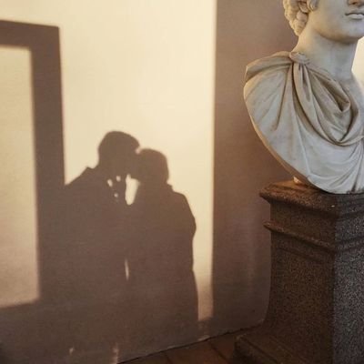 Thron_Thorn's profile picture. 원망하던 과거랑 춤 출래.