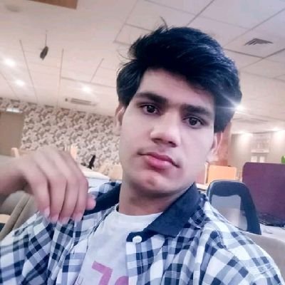 समंदर कितना भी गहरा हो, पैर जमाए रखना।
तूफ़ान कितना भी तेज हो, हाथ उठाए रखना।
अरे! कौन कहता कि छन्नी में पानी नहीं रुकता,
बस बर्फ जमने तक हाथ लगाए रखना।।