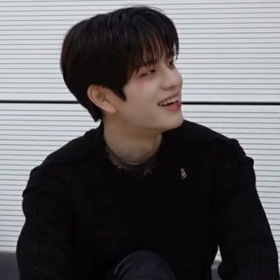 Solo se llorarle a skz no pidan más
.
.
He/She
.
.
Infp
.
.
03 line