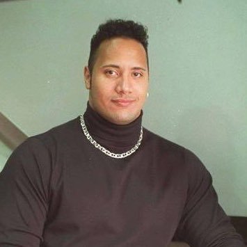 cryinginsocial's profile picture. i have a love/hate relationship being a social media manager