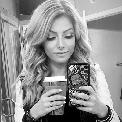 Do you believe in Disney Magic!✨ Coffee obsessed goddess of WWE〈Parody Of @AlexaBliss_WWE〉